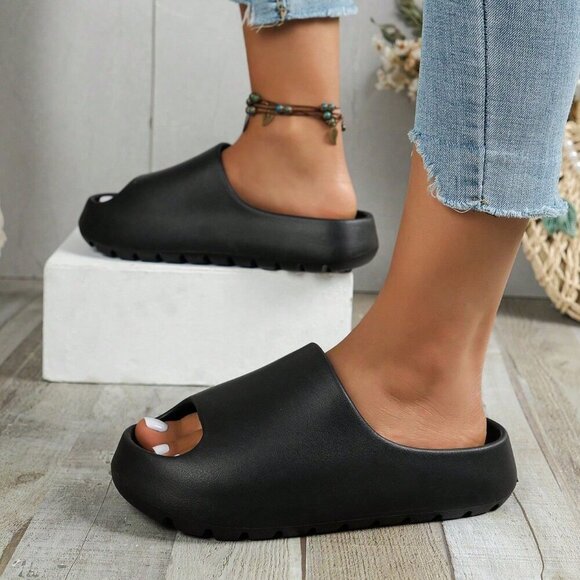 Shoes - Black Fashionable Women's Anti-Slip Slippers